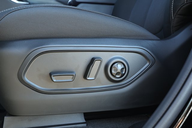 New 2027 Jeep Grand Cherokee Laredo X RWD image 23