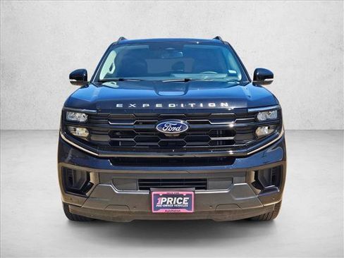 Certified 2025 Ford Expedition Active RWD image 2