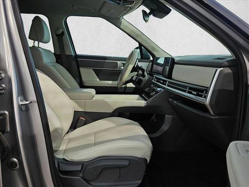 Certified 2025 Hyundai Santa Fe SEL FWD image 18