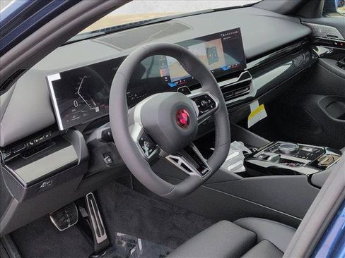New 2026 BMW 530i RWD image 3