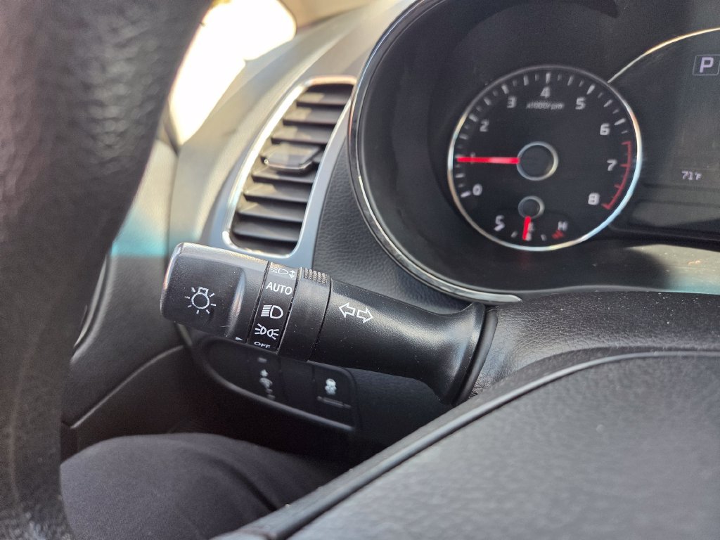 Used 2018 Kia Forte LX w/ LX Rear Camera Package FWD image 14