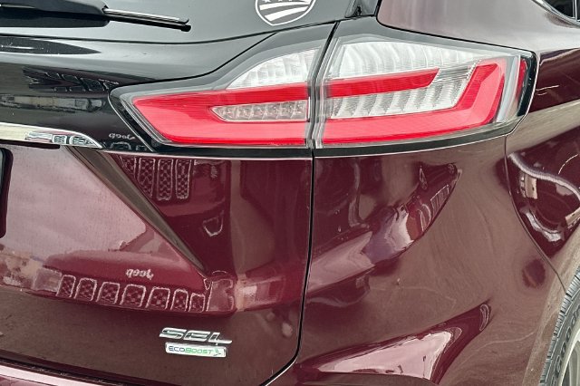 Used 2020 Ford Edge SEL w/ Convenience Package FWD image 8