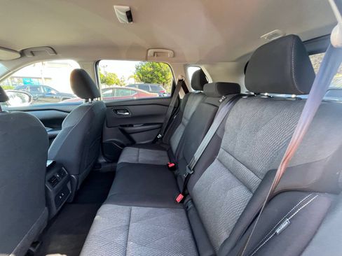 Used 2025 Nissan Rogue SV FWD image 28