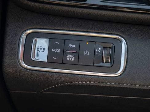 Used 2025 Buick Enclave Sport Touring AWD/4WD image 29