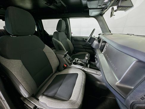 Used 2025 Ford Bronco Big Bend image 32