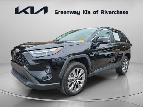 Used 2023 Toyota RAV4 XLE Premium image 3