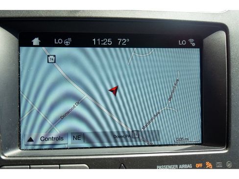Used 2018 Ford Explorer Limited w/ Equipment Group 301A AWD/4WD image 29