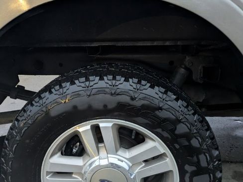 Used 2005 Ford F150 Lariat image 17