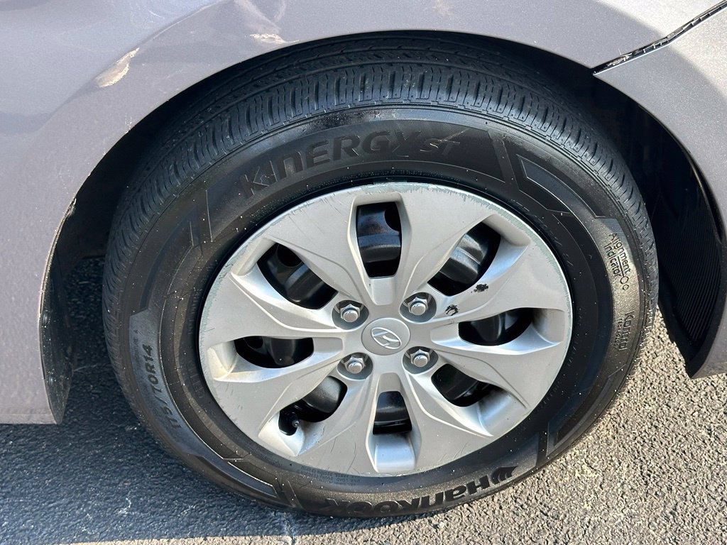 Used 2016 Hyundai Accent SE FWD image 32