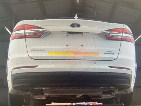 Used 2019 Ford Fusion SE image 13