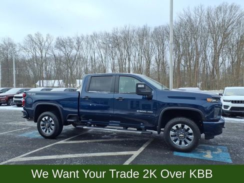 Used 2022 Chevrolet Silverado 2500 Custom w/ Custom Convenience Package image 5