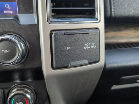Used 2020 Ford F150 Lariat RWD image 15