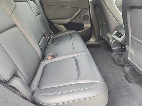Used 2023 Tesla Model Y Long Range image 26