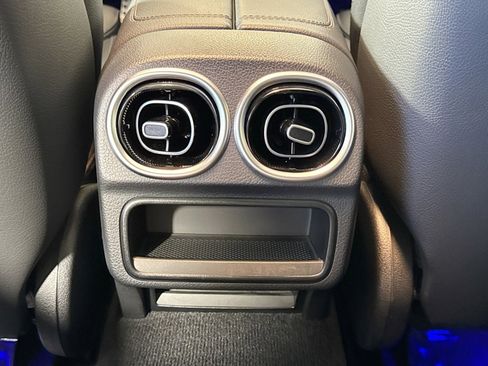 Used 2023 Mercedes-Benz C 300 Sedan image 24
