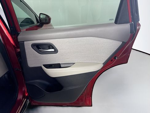 Used 2023 Nissan Rogue SV image 28