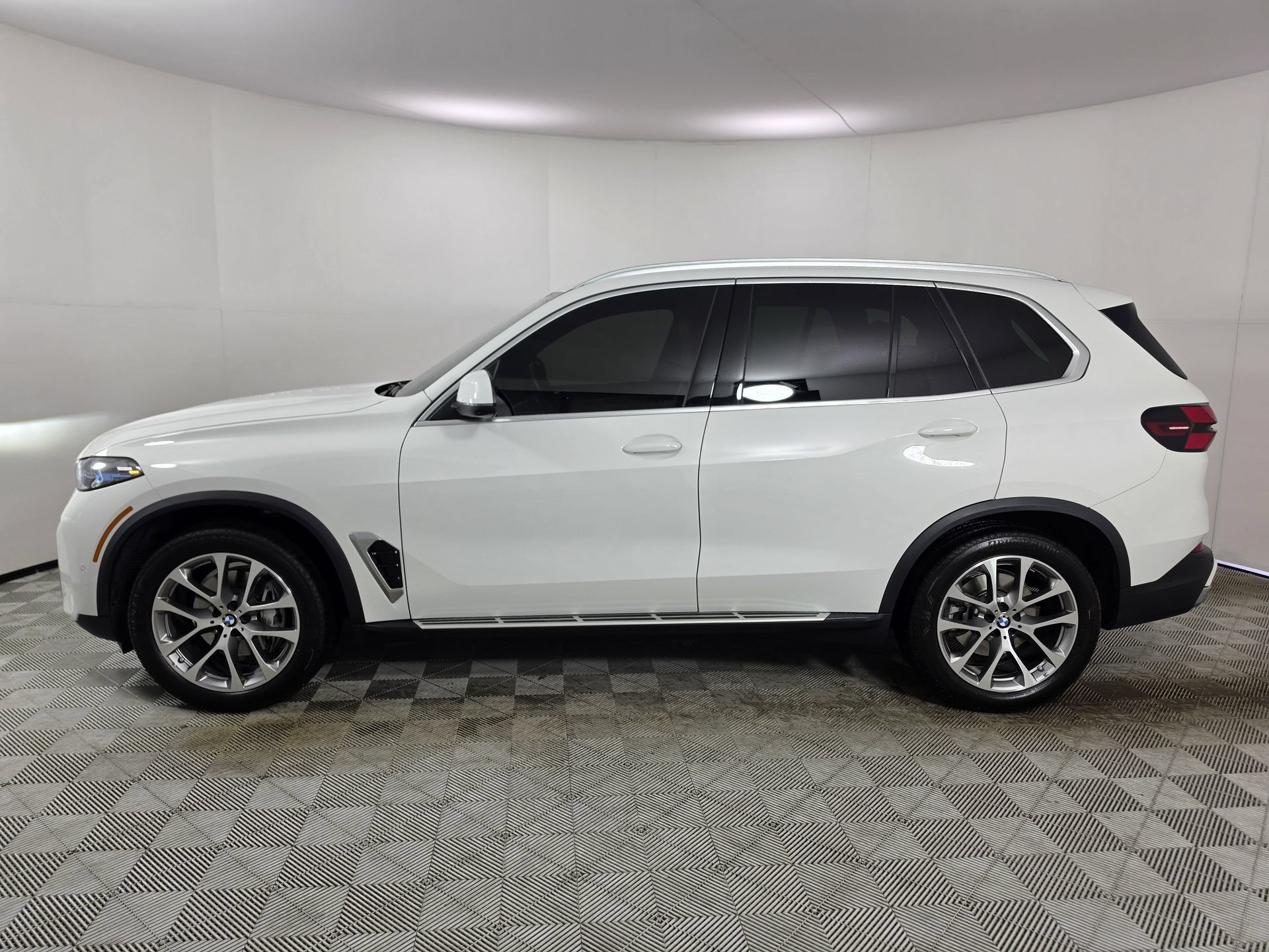 Used 2026 BMW X5 xDrive40i AWD/4WD image 39