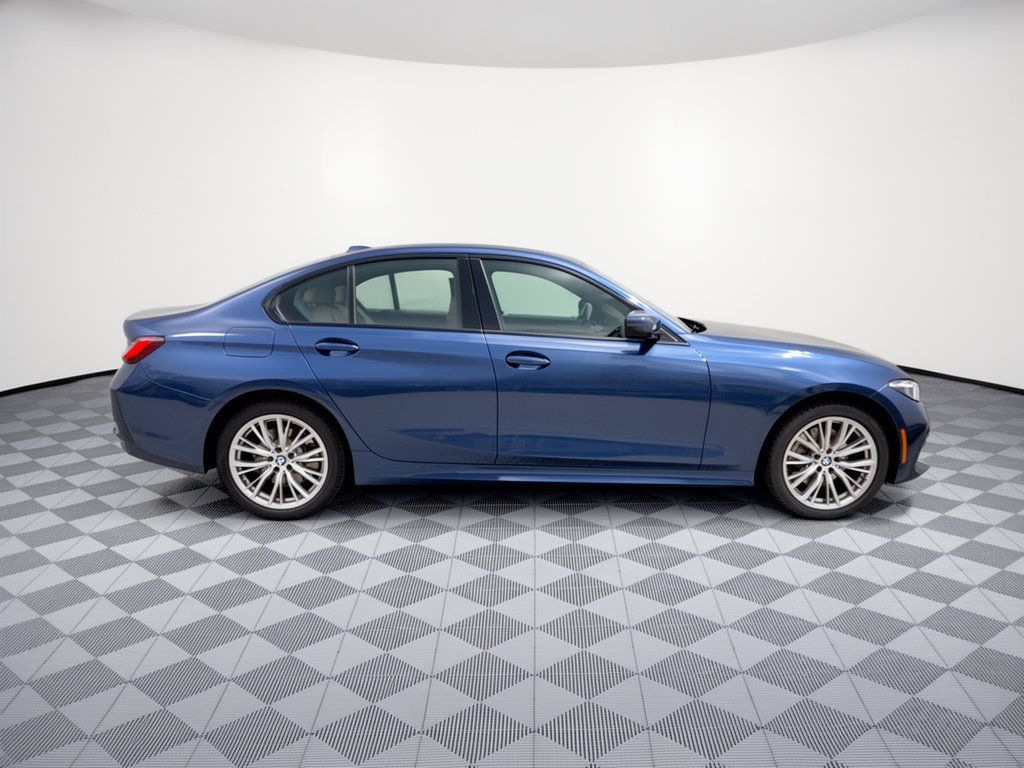 Used 2023 BMW 330i xDrive Sedan w/ Premium Package AWD/4WD image 8