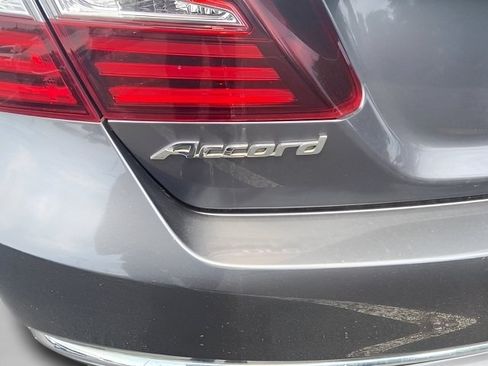 Used 2017 Honda Accord EX image 13