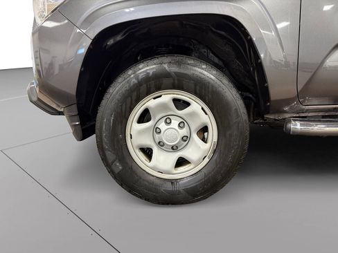 Used 2018 Toyota Tacoma SR w/ SR Convenience Package RWD image 14