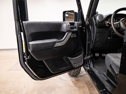 Used 2012 Jeep Wrangler Sport image 27