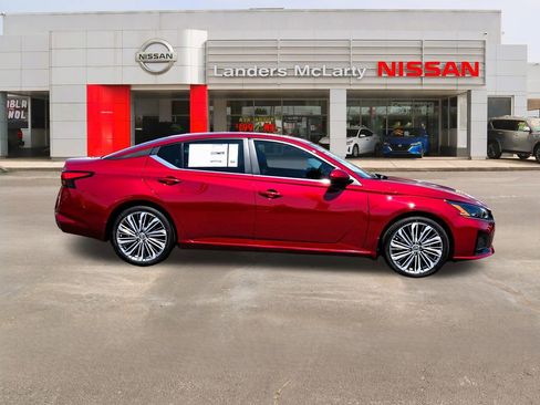 New 2026 Nissan Altima 2.5 SV w/ SV Premium Package image 2