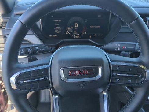 Used 2024 GMC Acadia Elevation image 9