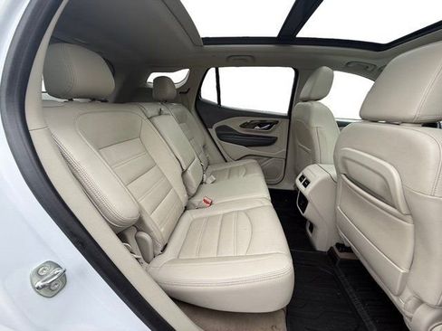 Used 2022 GMC Terrain Denali w/ LPO, Floor Liner Package image 28