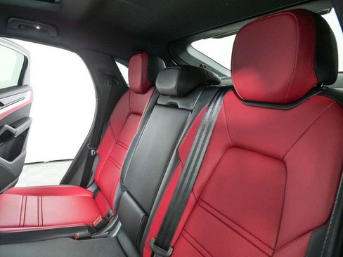 New 2026 Porsche Cayenne Coupe AWD/4WD image 23