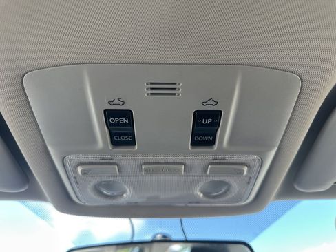Used 2015 Toyota Corolla S Premium FWD image 10