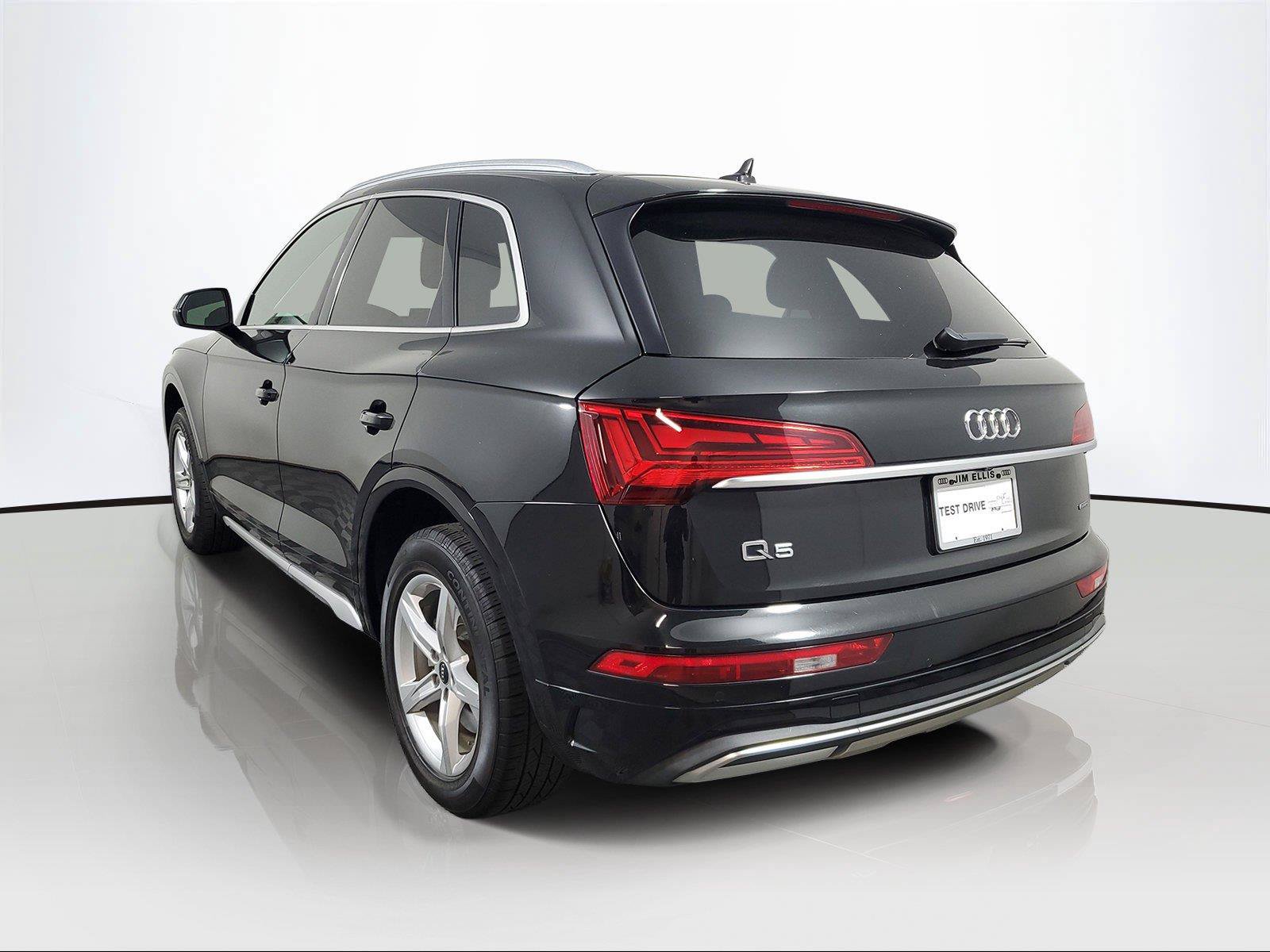 Used 2021 Audi Q5 2.0T Premium w/ Convenience Package AWD/4WD image 4