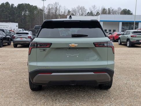 New 2026 Chevrolet Equinox LT image 3