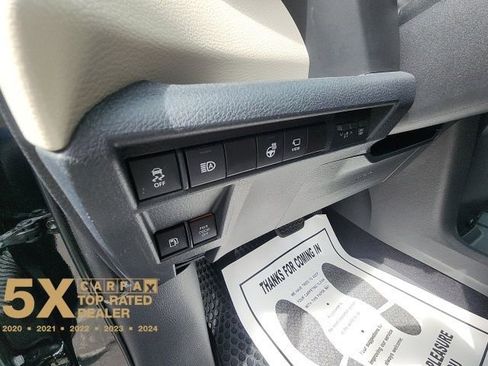 Used 2021 Toyota Sienna Platinum image 27