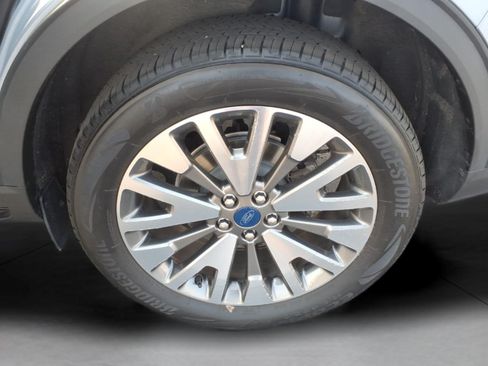 Certified 2022 Ford Escape Titanium AWD/4WD image 15