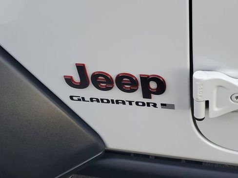 Used 2023 Jeep Gladiator Rubicon w/ Trailer Tow Package image 9