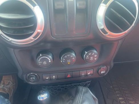 Used 2013 Jeep Wrangler Rubicon AWD/4WD image 14