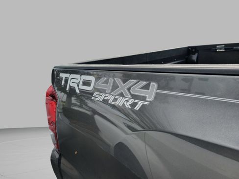 Used 2019 Toyota Tacoma TRD Sport image 17