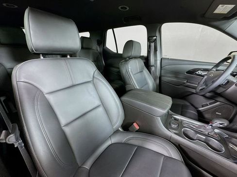 Used 2023 Chevrolet Traverse RS w/ LPO, Floor Liner Package image 30
