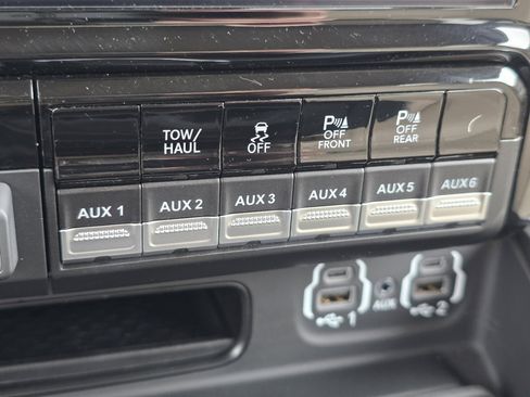 Used 2020 RAM 2500 Laramie image 7