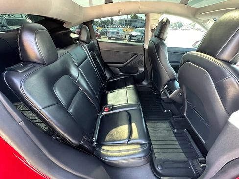 Used 2021 Tesla Model Y Long Range AWD/4WD image 14