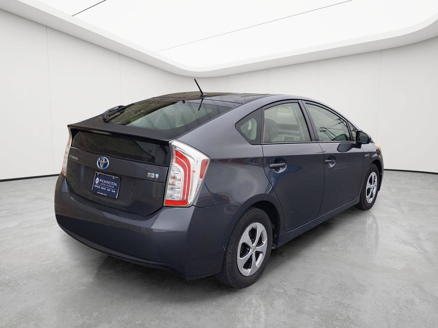 Used 2012 Toyota Prius Two FWD image 3
