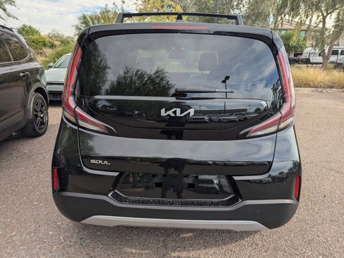 Certified 2025 Kia Soul LX w/ LX Technology Package image 11