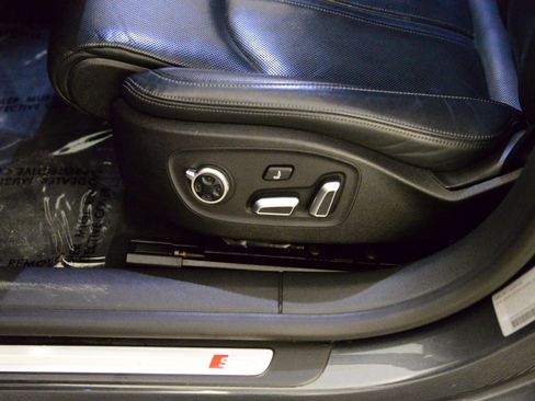 Used 2017 Audi S7 Premium Plus w/ S7 Sport Package image 27