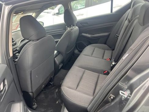 Used 2025 Nissan Altima 2.5 SV FWD image 9