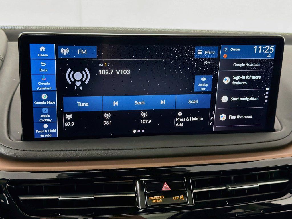 Used 2025 Acura MDX w/ Technology Package AWD/4WD image 15