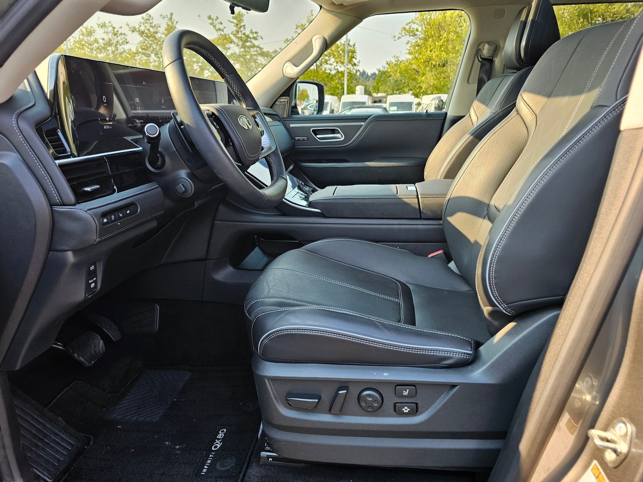 Used 2025 INFINITI QX80 Sensory AWD/4WD image 20