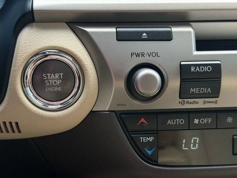 Used 2017 Lexus ES 350 w/ Premium Package image 39