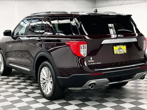 Used 2023 Ford Explorer Limited AWD/4WD image 2