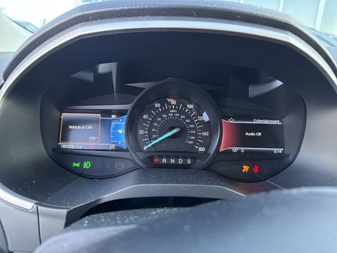 Used 2020 Ford Edge SEL w/ Cold Weather Package image 9