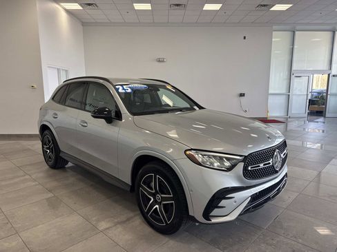 Certified 2025 Mercedes-Benz GLC 300 4MATIC image 3