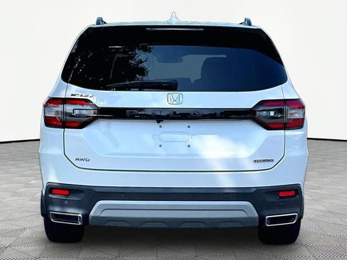 Used 2024 Honda Pilot Touring image 7